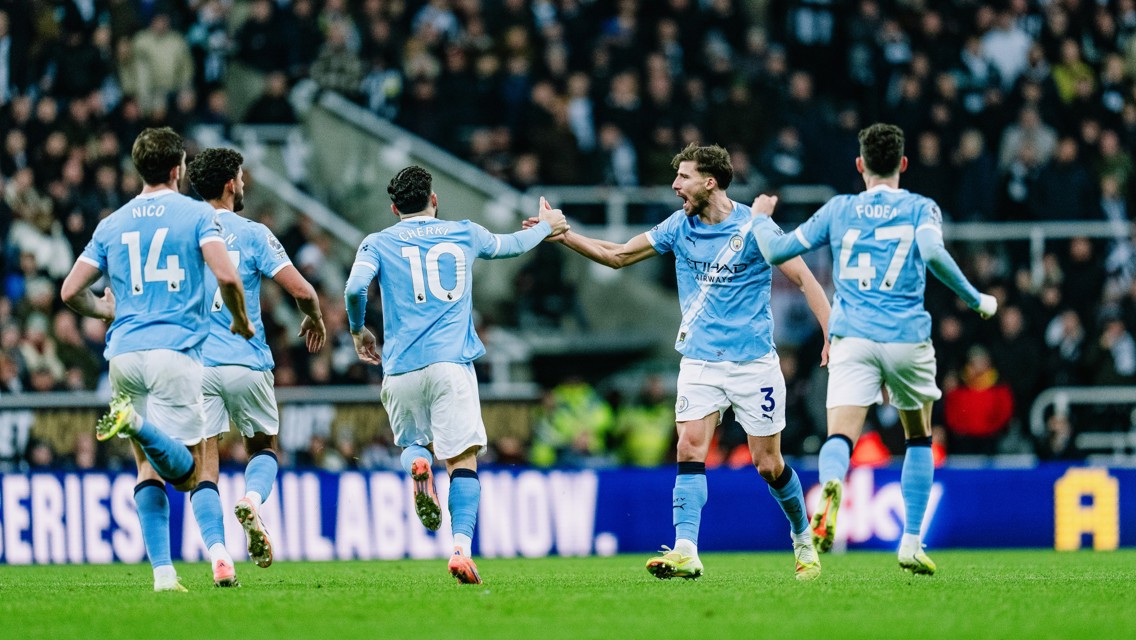 ROAR: Dias celebrates.