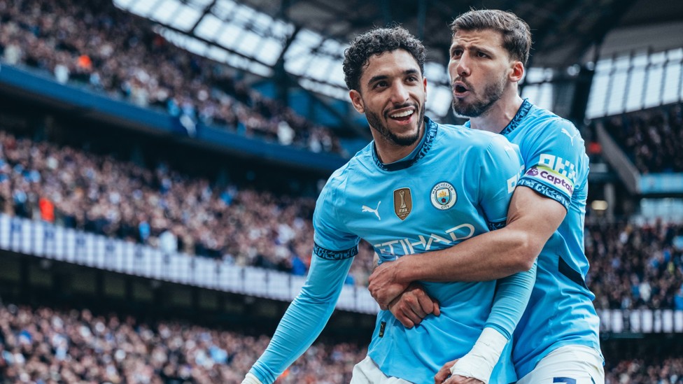 BANG BANG : Marmoush celebrates his excellent strike