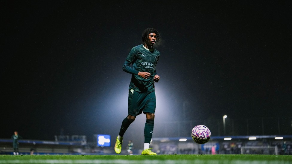 SPOTLIGHT : Reigan Heskey in action.