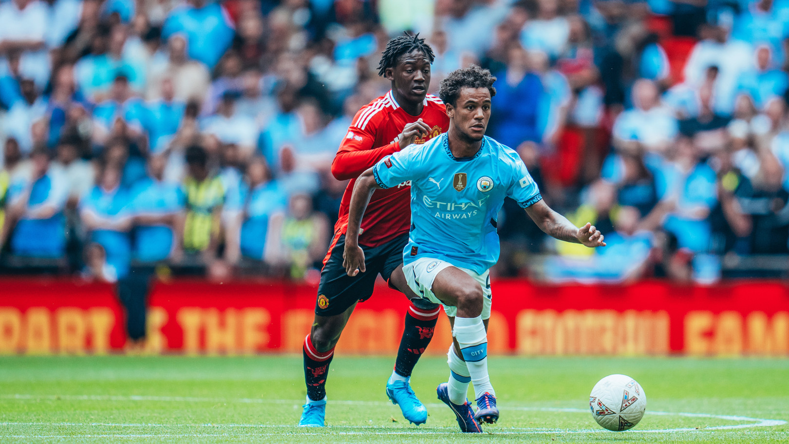Bobb elogia a crença do City na vitória da Supercopa