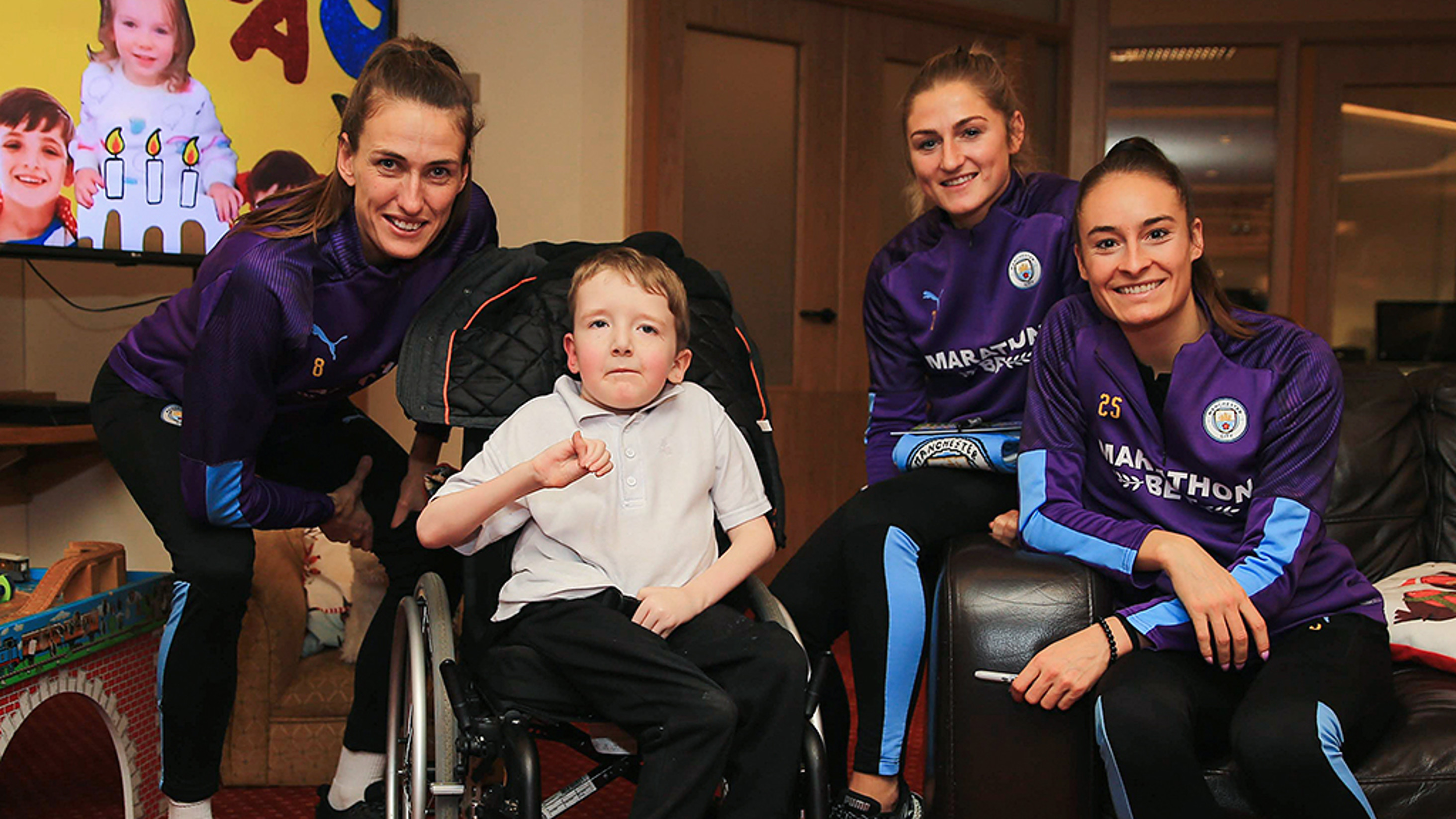 City spread festive cheer with hospital visits