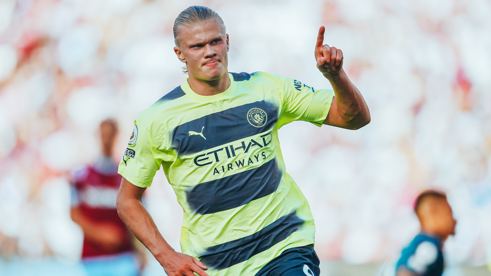 West Ham (away) : Left foot. Inside the box