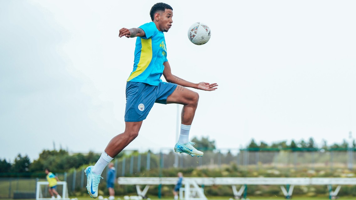 Latihan: Wembley menanti!