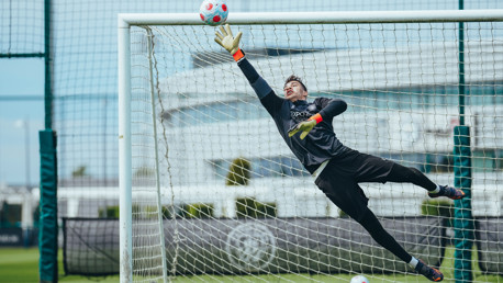 Training: From the Magpies to Molineux!