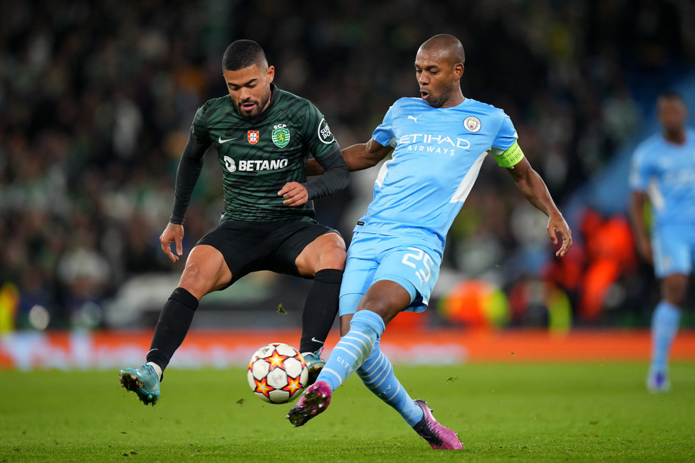 FERNANDINHO EM AÇÃO CONTRA O SPORTING 