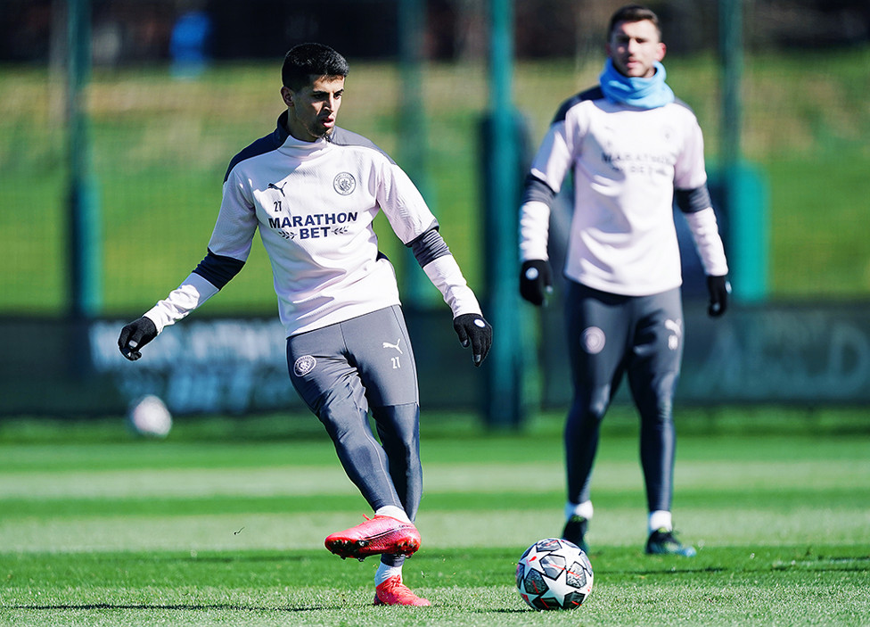 JOAO, WOW! : Joao Cancelo plays the perfect pass