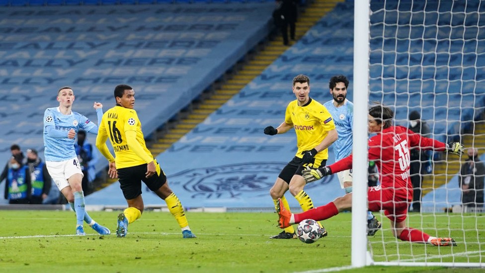 LATE DRAMA : Foden strokes in the winner!
