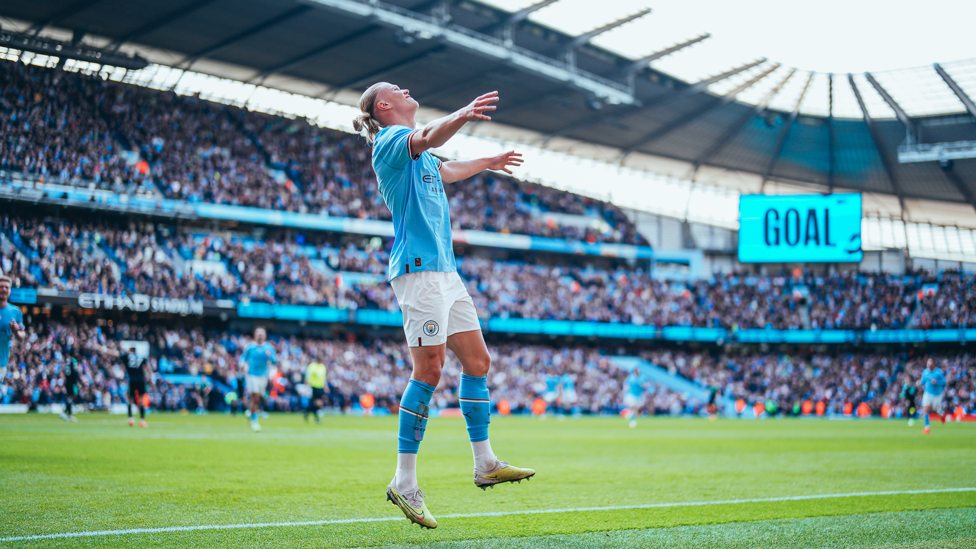 Leicester City (home) : Left foot. Inside the box