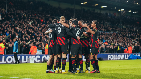 GROUP HUG: Squad goals!
