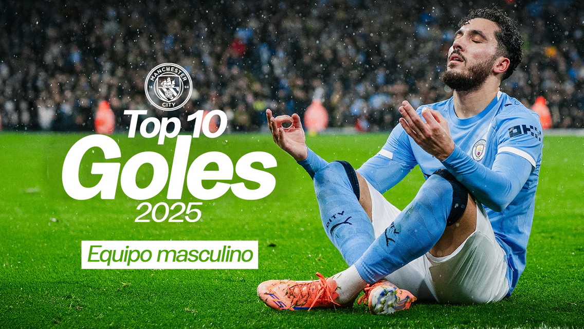 Image showing a blurred face of a player in Manchester City uniform sitting on the field, with text overlay 'Top 10 Goles 2025 Equipo masculino' and the Manchester City logo.