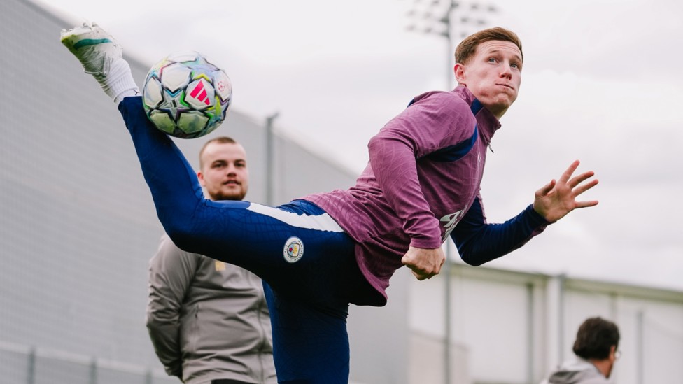 ACROBATIC ANDERSON : Elliot shows off his flexibility. 