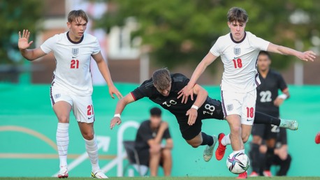 Doyle and Delap help England make winning start to EURO Under-19 finals