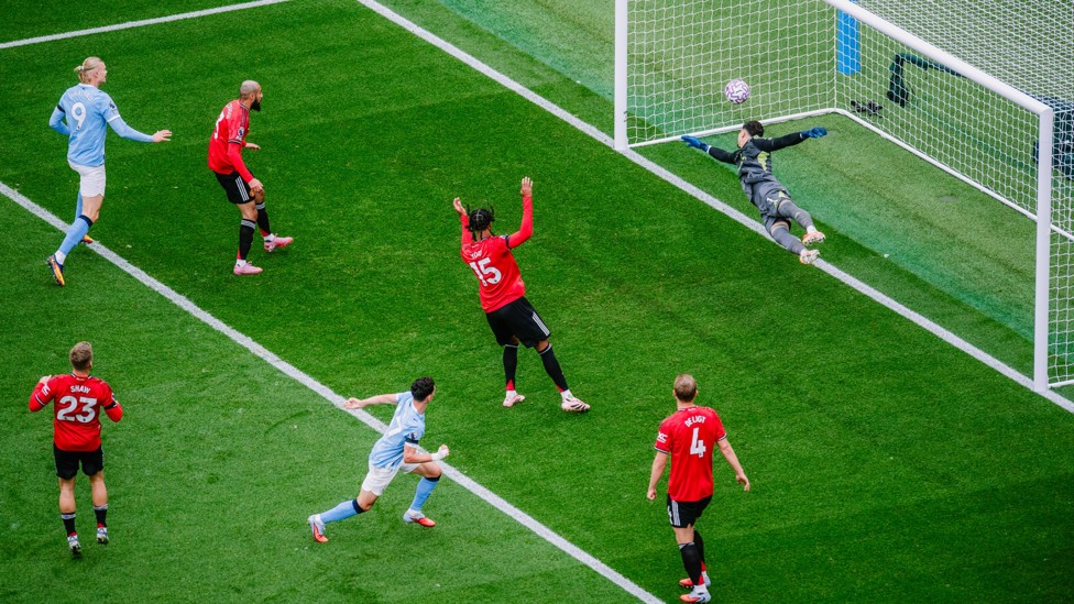 GOAL : Foden gives City the lead!