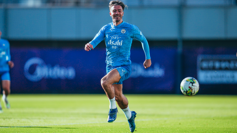 JUMPIN' JACK FLASH  : Grealish collects the ball on the wing.