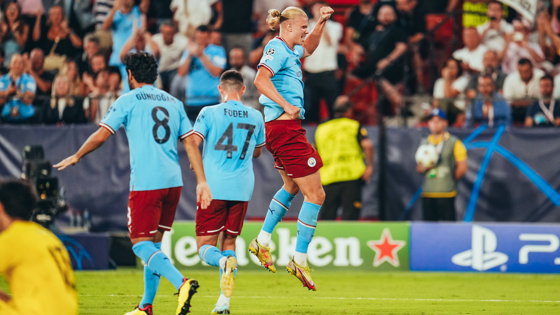 BRACE YOURSELVES : Erling celebrates his second and City's third
