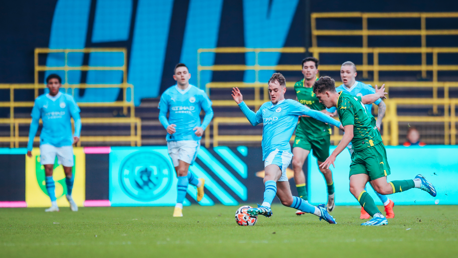 Ten man City suffer defeat to Norwich