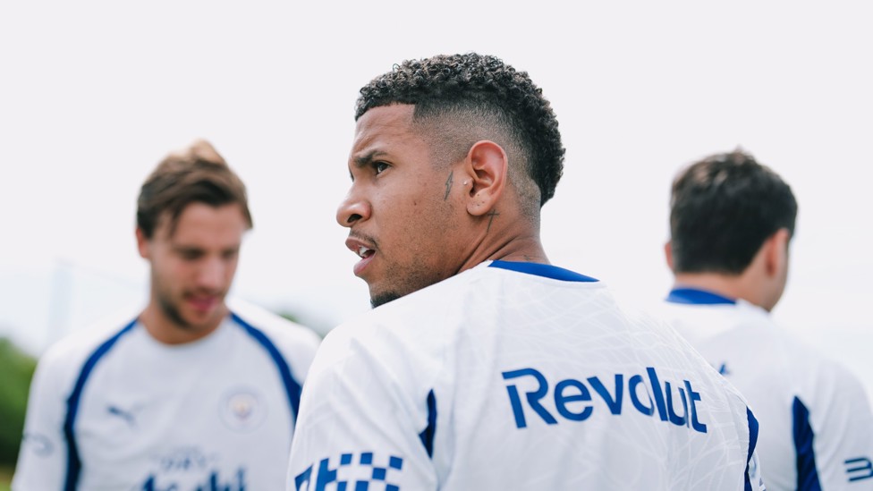 TAKE A BREAK : Savinho has a rest