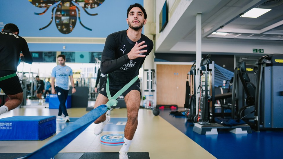 STRETCH! : Omar in the gym...