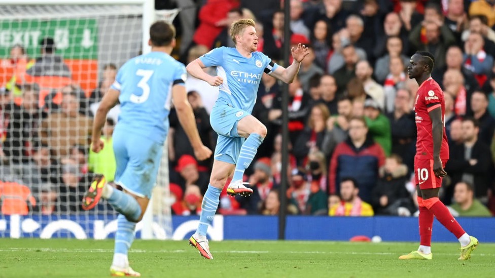 STARS ON SUNDAY: City celebrate KDB's effort