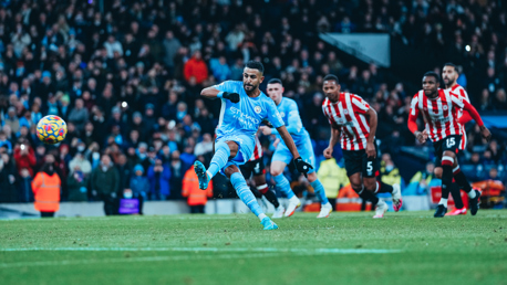 GALLERY: Mahrez and De Bruyne sting the Bees