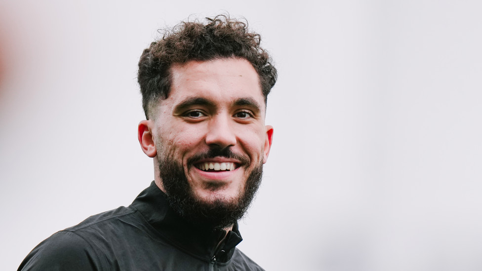 ALL SMILES : Rayan Cherki in training