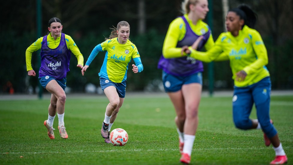 DRIVING FORWARD : Jess Park runs with the ball at her feet
