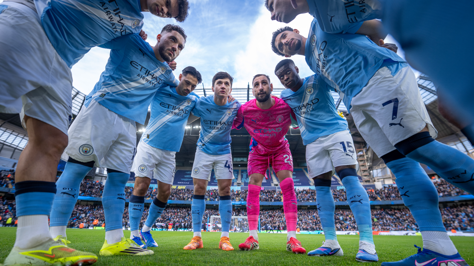 WORD UP: A final message before kick-off.