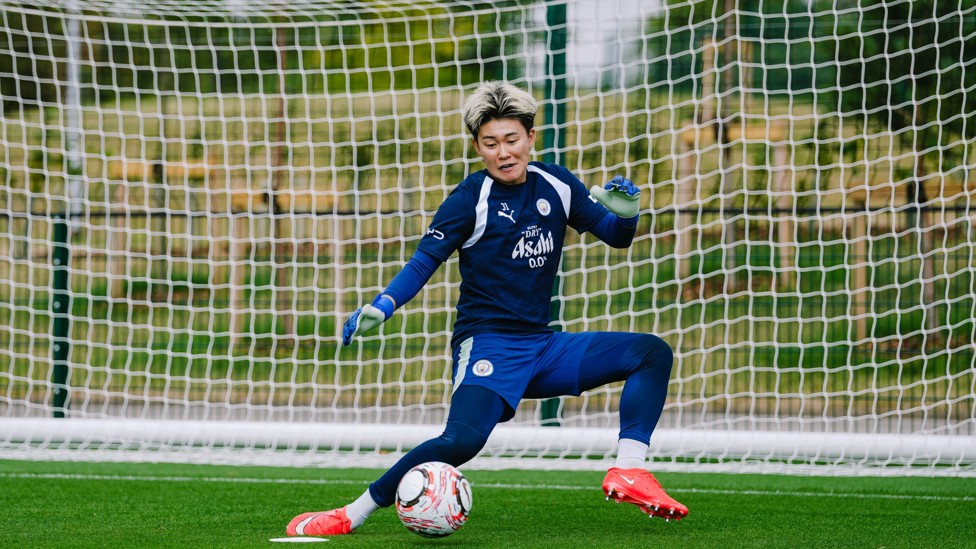 SMART STOP : Ayaka Yamashita saves a shot