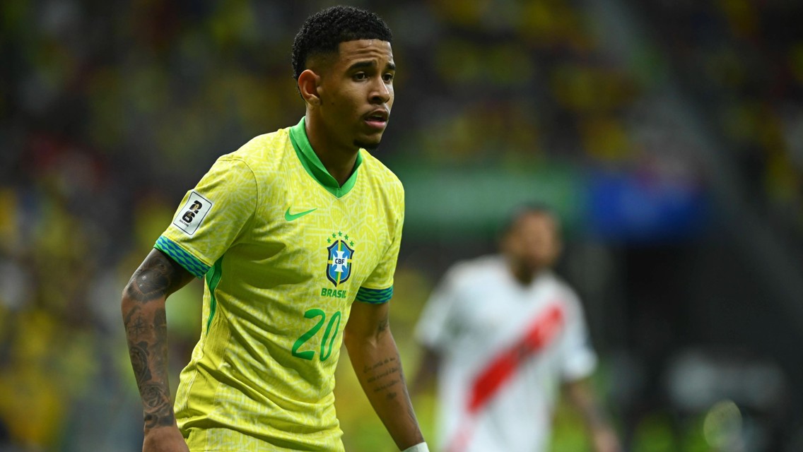 Ederson e Savinho são titulares do Brasil no empate contra Uruguai